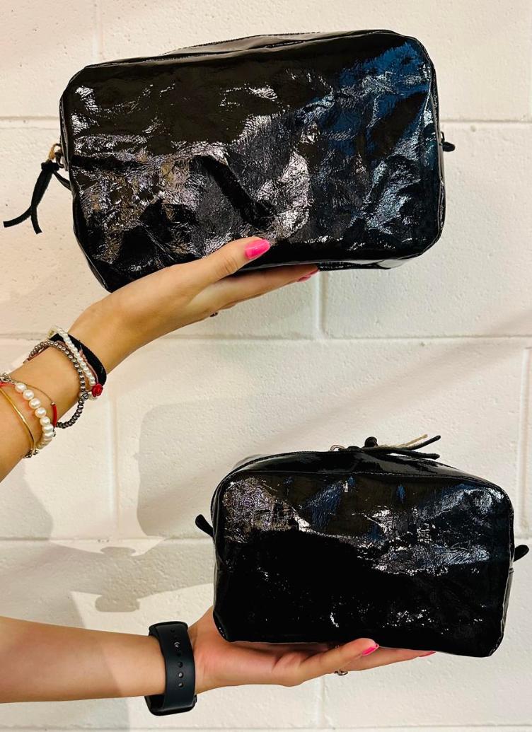 BEAUTY CASE MEDIUM BLACK VERNICE (GLOSSY)
