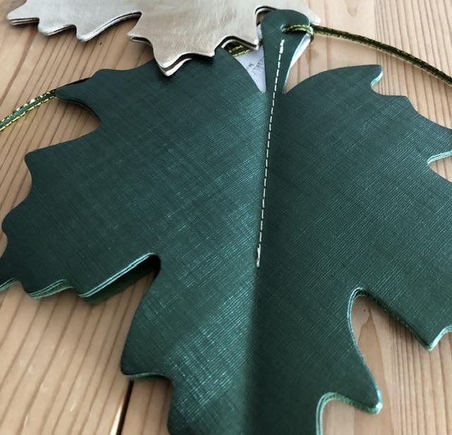 DREI DIMENSIONAL AHORNBLATT METALLIC GRÜN