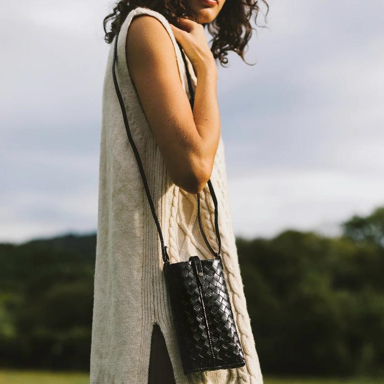 iPHONE CASE INTRECCIATO BLACK