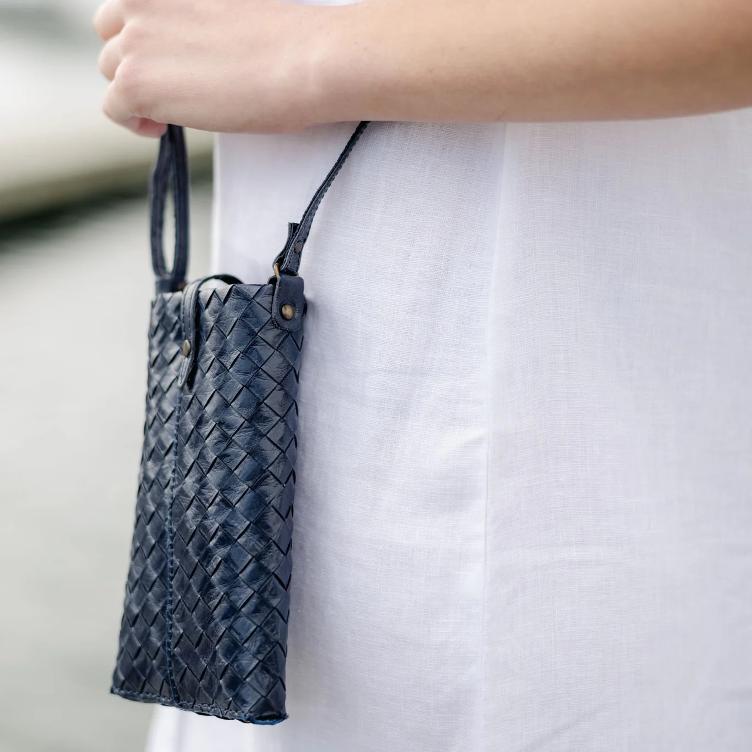 iPHONE CASE INTRECCIATO BLUE (SOLANGE VORRAT REICHT)