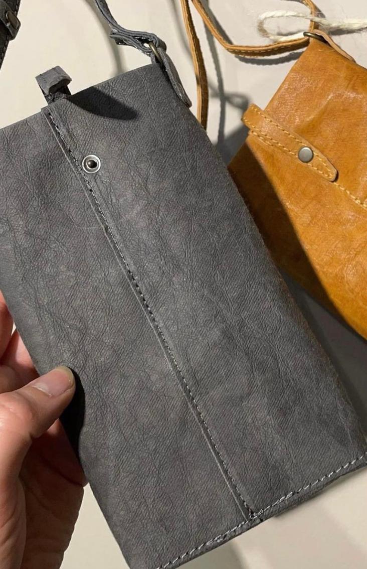 iPHONE CASE DARK GREY