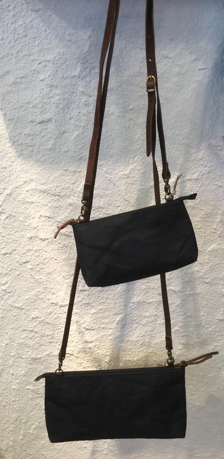 LA BUSTA + TRACOLLA LARGE BLUE (NUR NOCH 1 STÜCK)