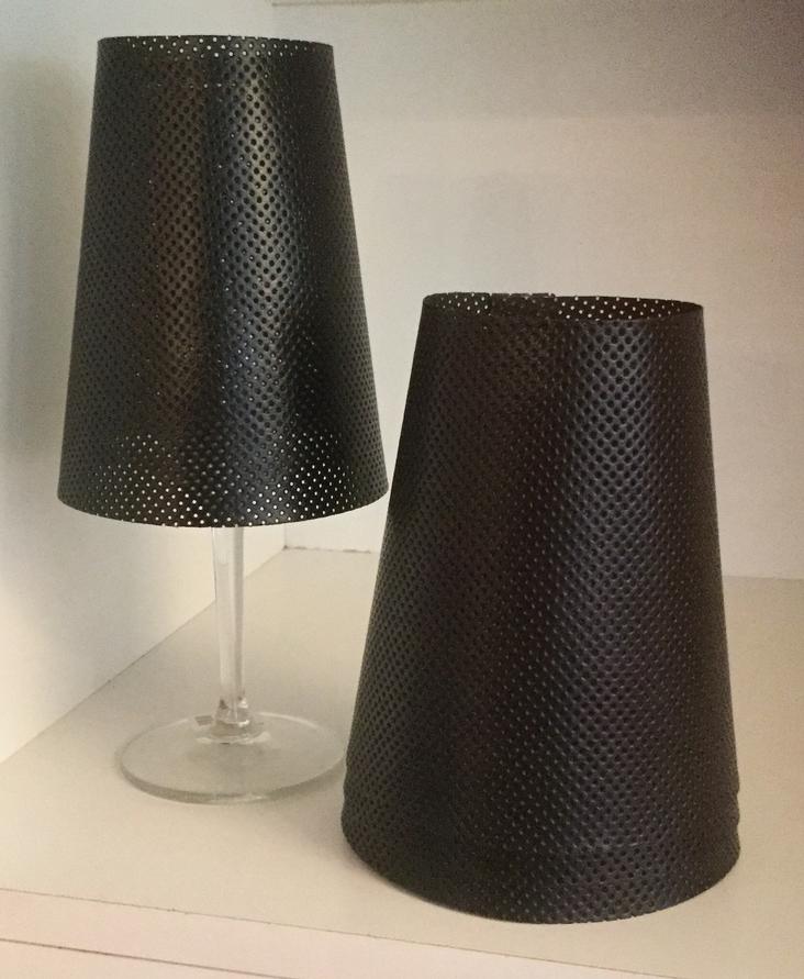 LAMPSHADE PERFORATED METALLIC BLACK (SOLANGE VORRAT REICHT)