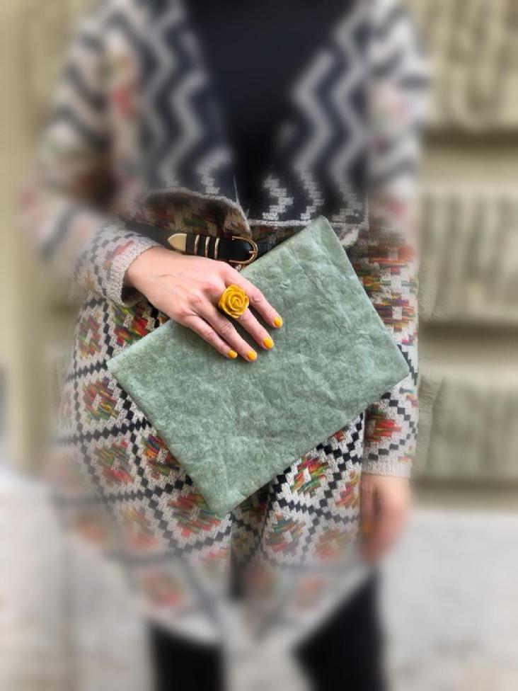 MARU CLUTCH MEDIUM LUX SALVIA (SOLANGE VORRAT REICHT)