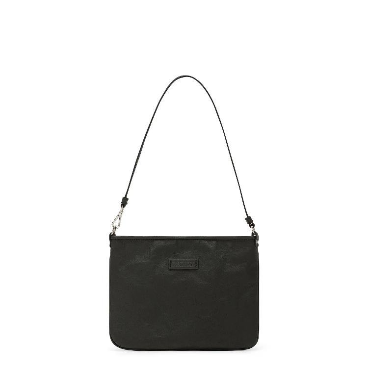 VORBESTELLEN: CA. ENDE DES SEPTEMBER LIEFERBAR: LOLA VACCHETTA BLACK