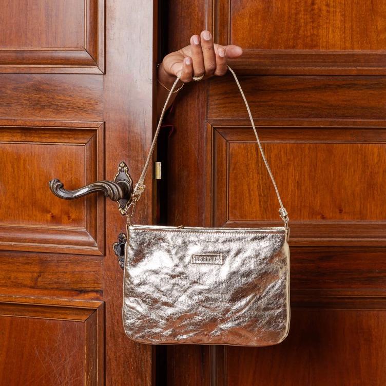 VORBESTELLEN: LOLA METALLIC PLATINO (LIEFERBAR CA 4-6 WOCHEN AB BESTELLDATUM)